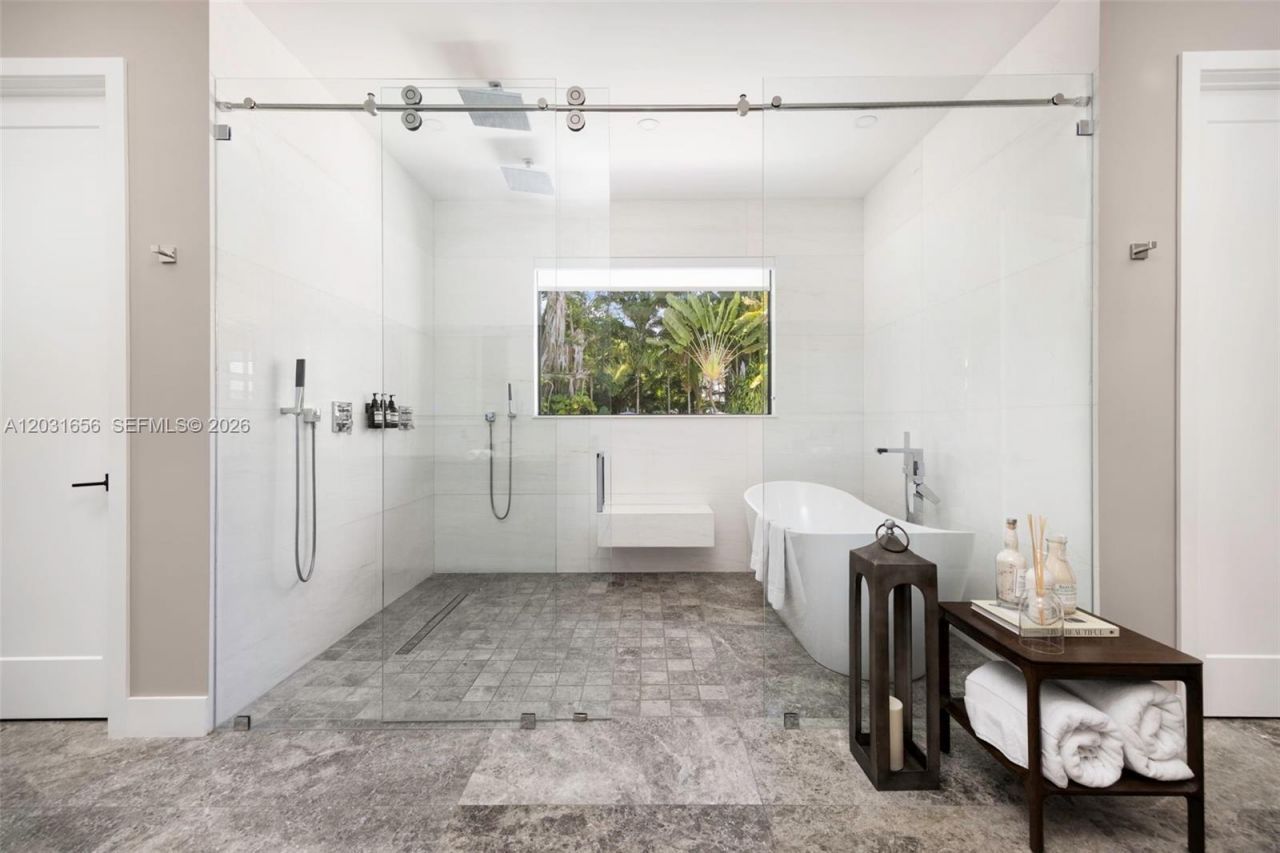 7300 Los Pinos Blvd , Coral Gables, FL 33143 Photo