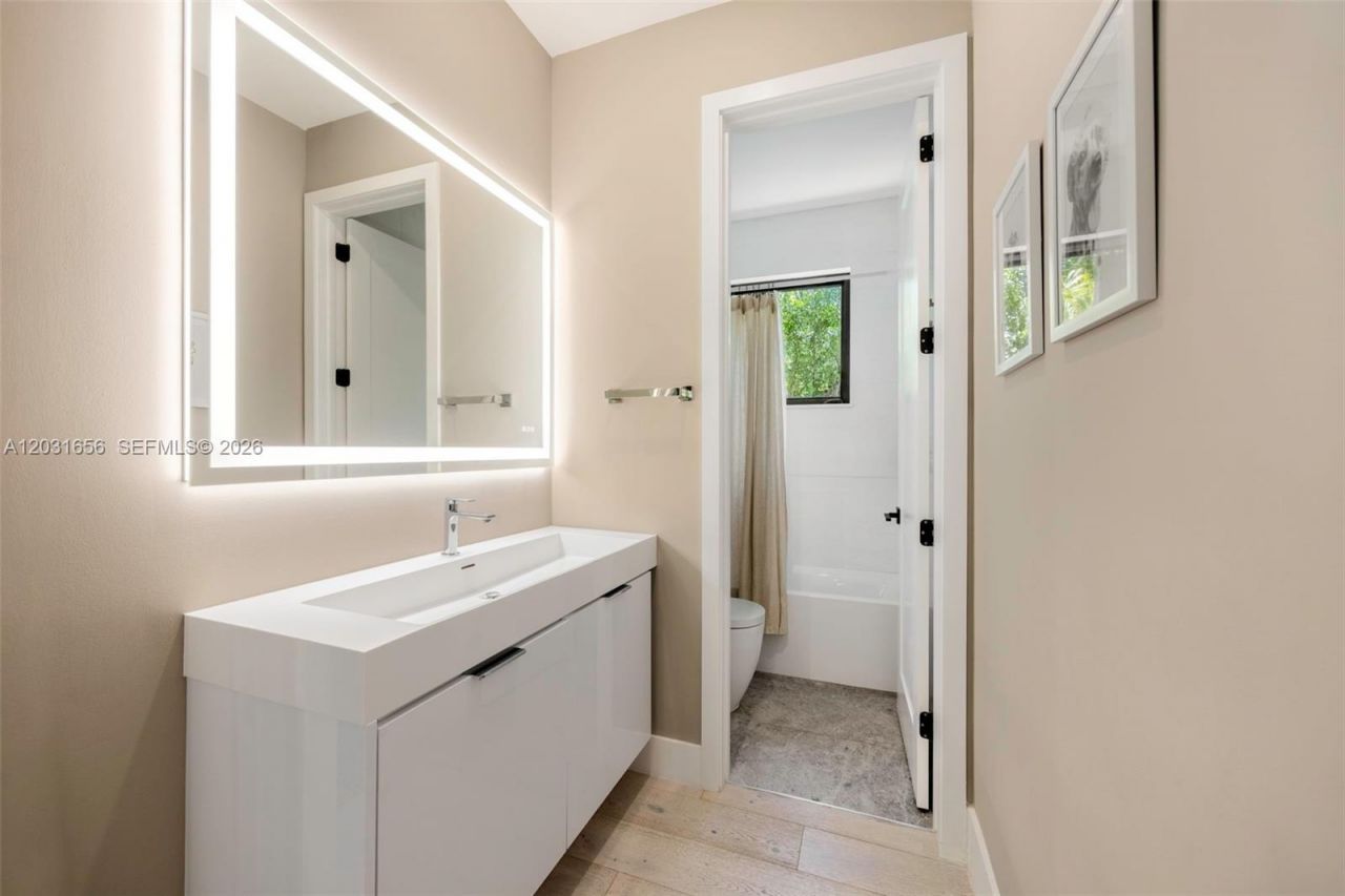7300 Los Pinos Blvd , Coral Gables, FL 33143 Photo