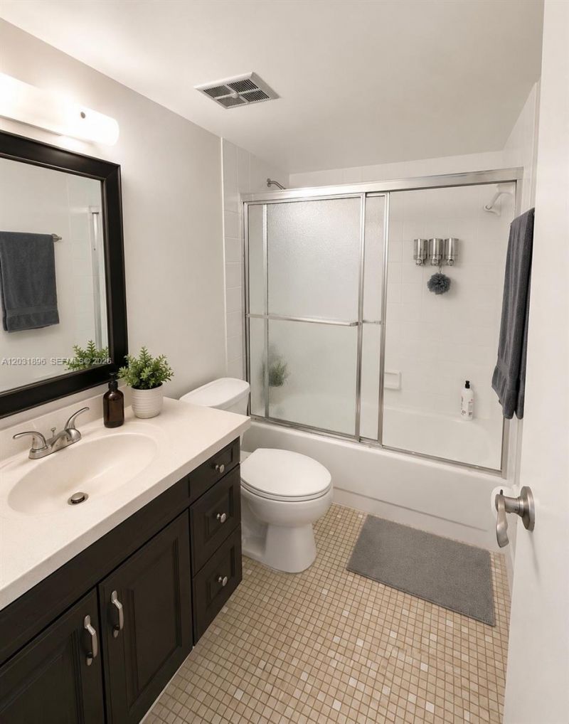 1150 Collins Ave, Unit 204, Miami Beach, FL 33139 Photo