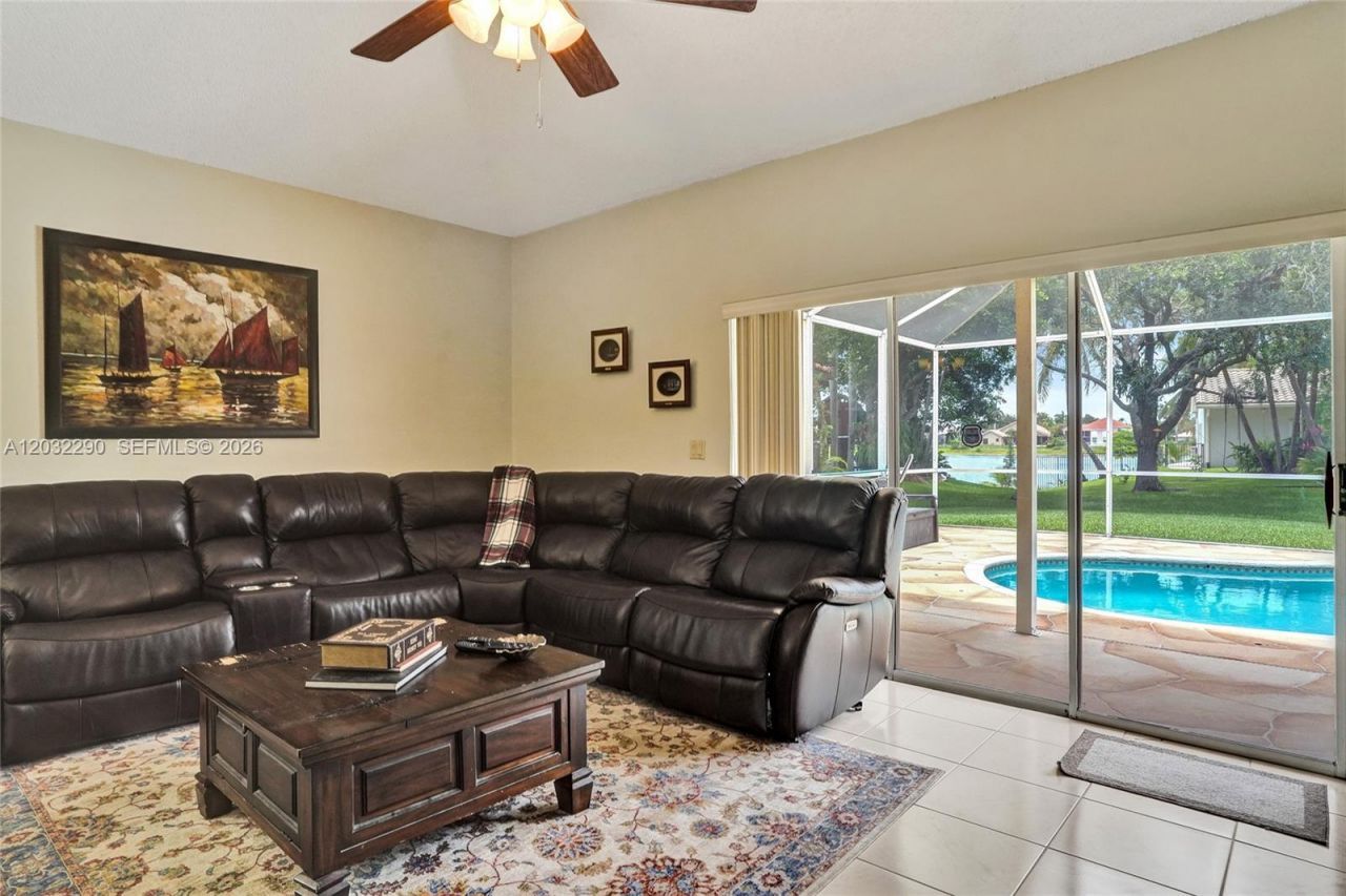 8269 NW 40th Ct, Coral Springs, FL 33065 Photo