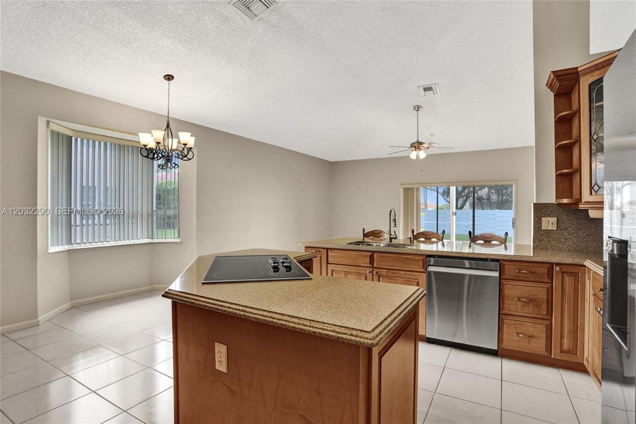 8269 NW 40th Ct, Coral Springs, FL 33065 Photo