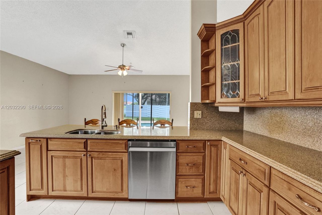 8269 NW 40th Ct, Coral Springs, FL 33065 Photo
