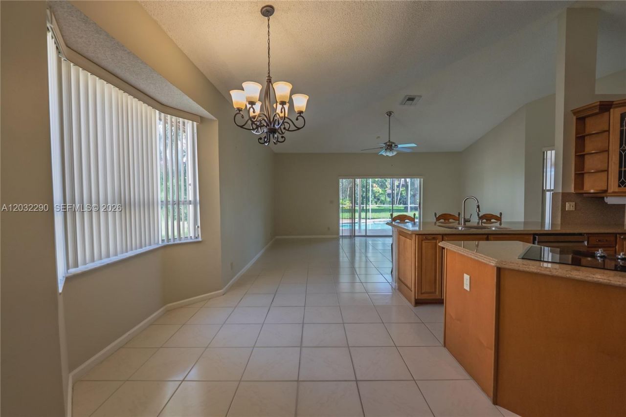 8269 NW 40th Ct, Coral Springs, FL 33065 Photo