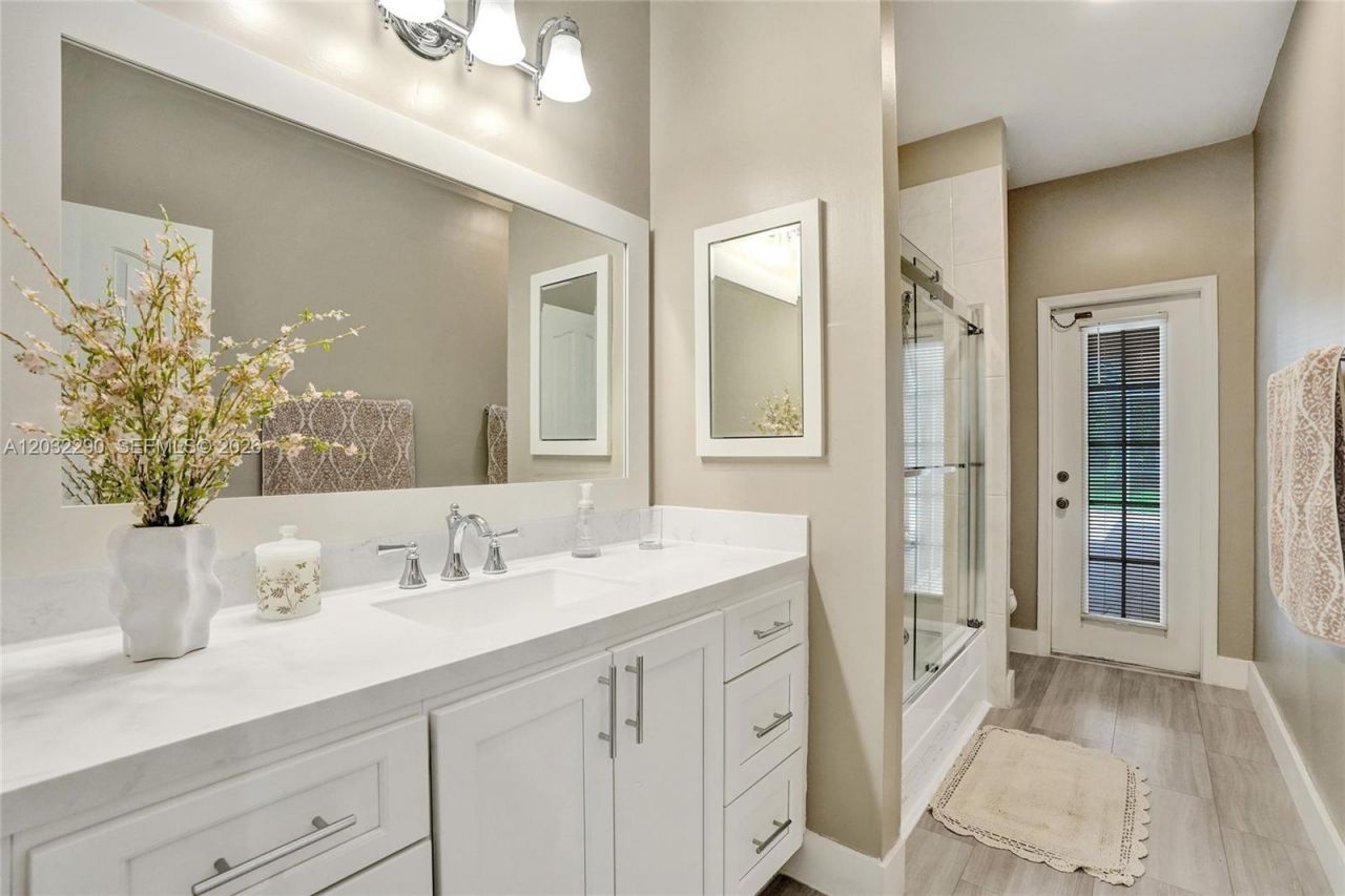 8269 NW 40th Ct, Coral Springs, FL 33065 Photo