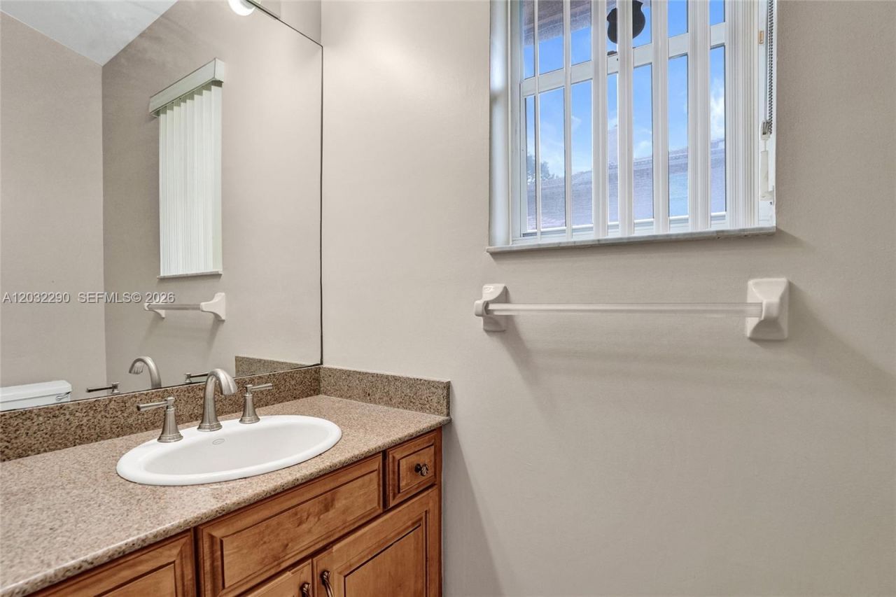 8269 NW 40th Ct, Coral Springs, FL 33065 Photo