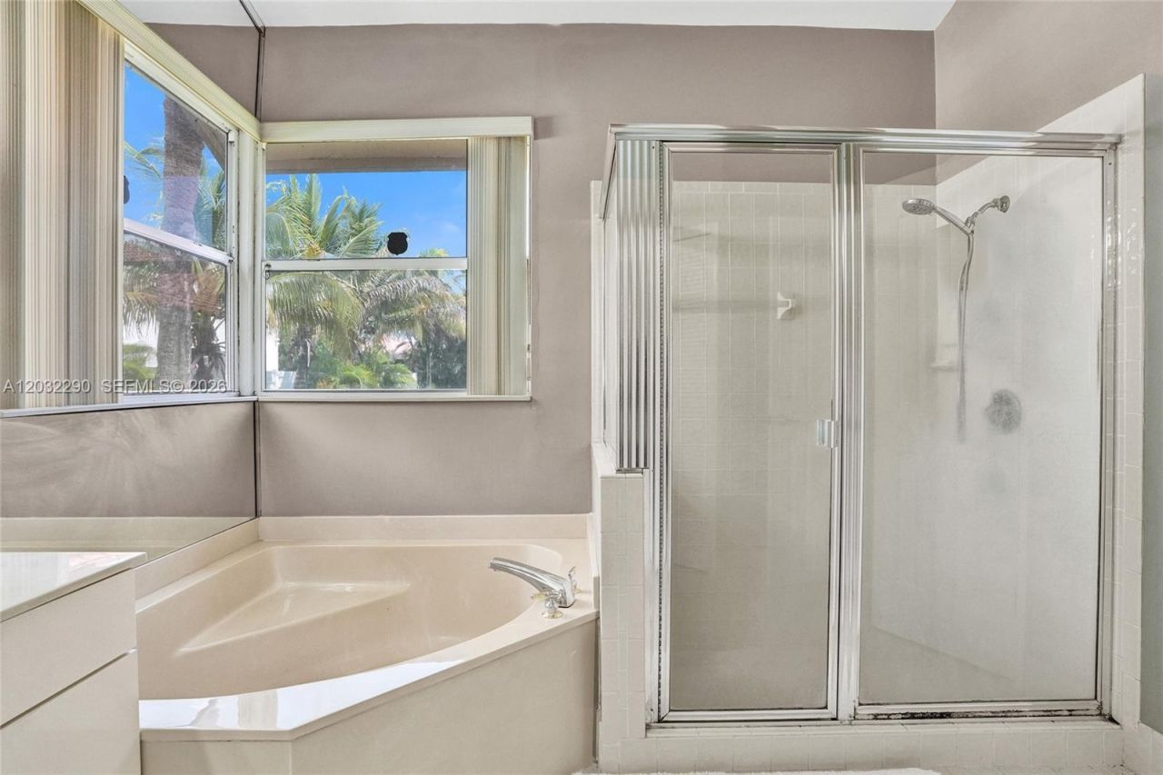 8269 NW 40th Ct, Coral Springs, FL 33065 Photo