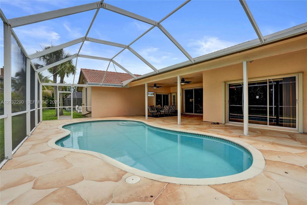 8269 NW 40th Ct, Coral Springs, FL 33065 Photo