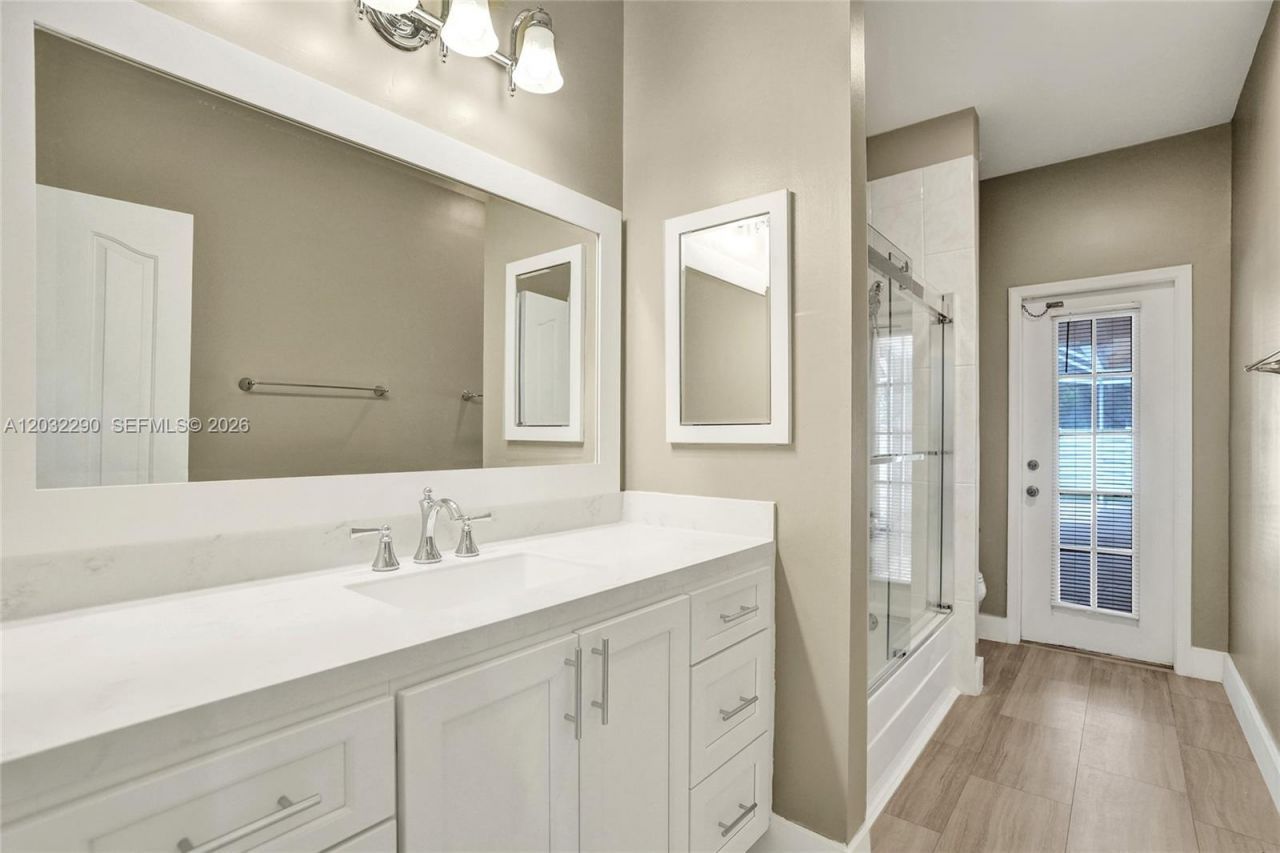 8269 NW 40th Ct, Coral Springs, FL 33065 Photo