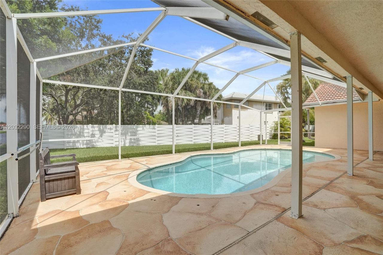 8269 NW 40th Ct, Coral Springs, FL 33065 Photo