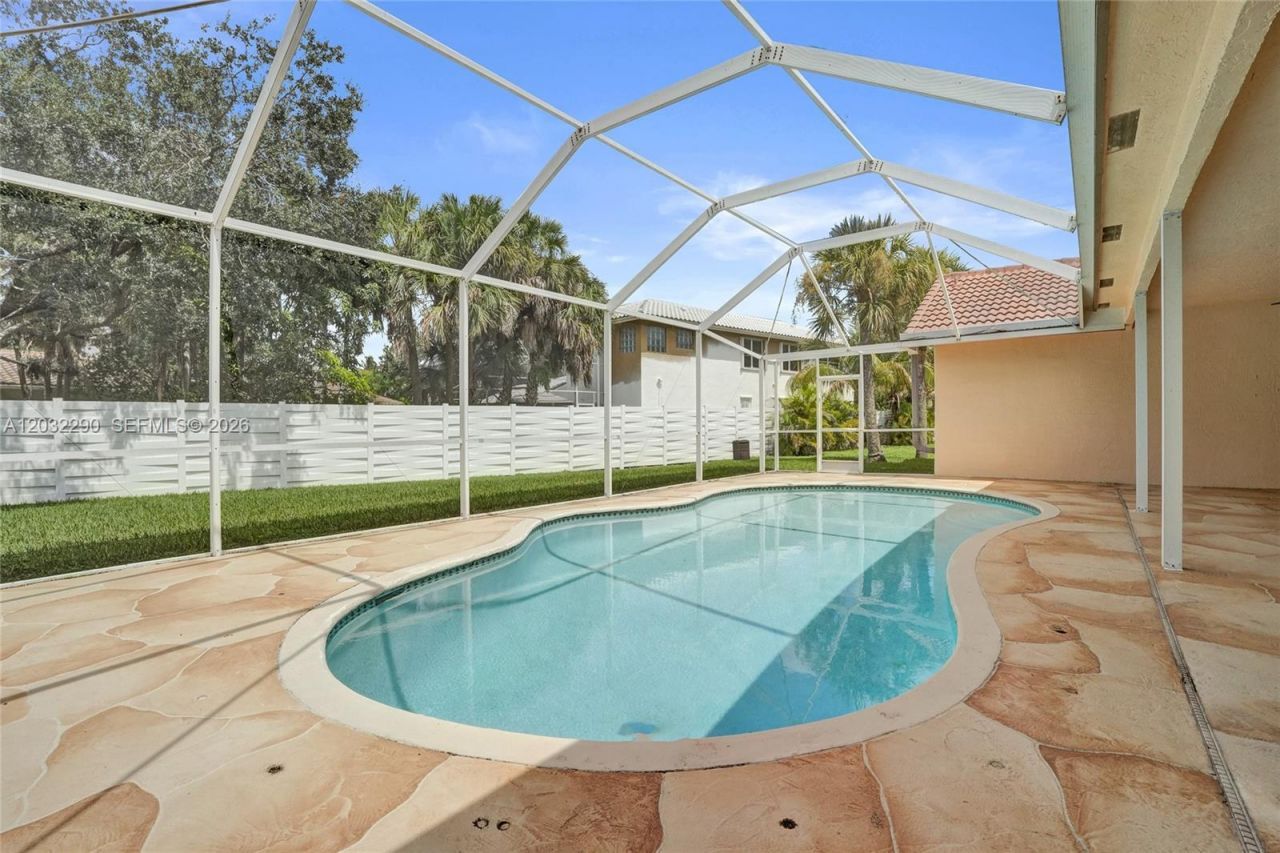 8269 NW 40th Ct, Coral Springs, FL 33065 Photo