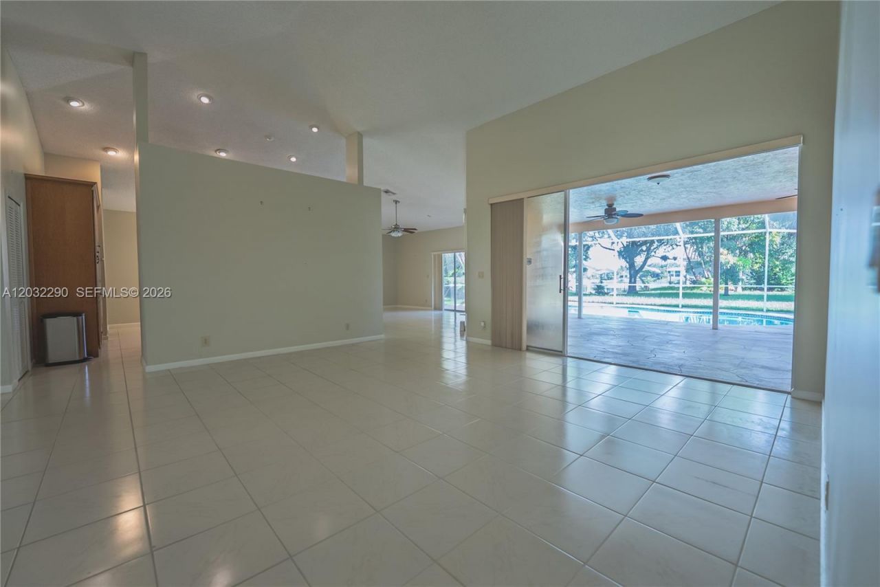 8269 NW 40th Ct, Coral Springs, FL 33065 Photo