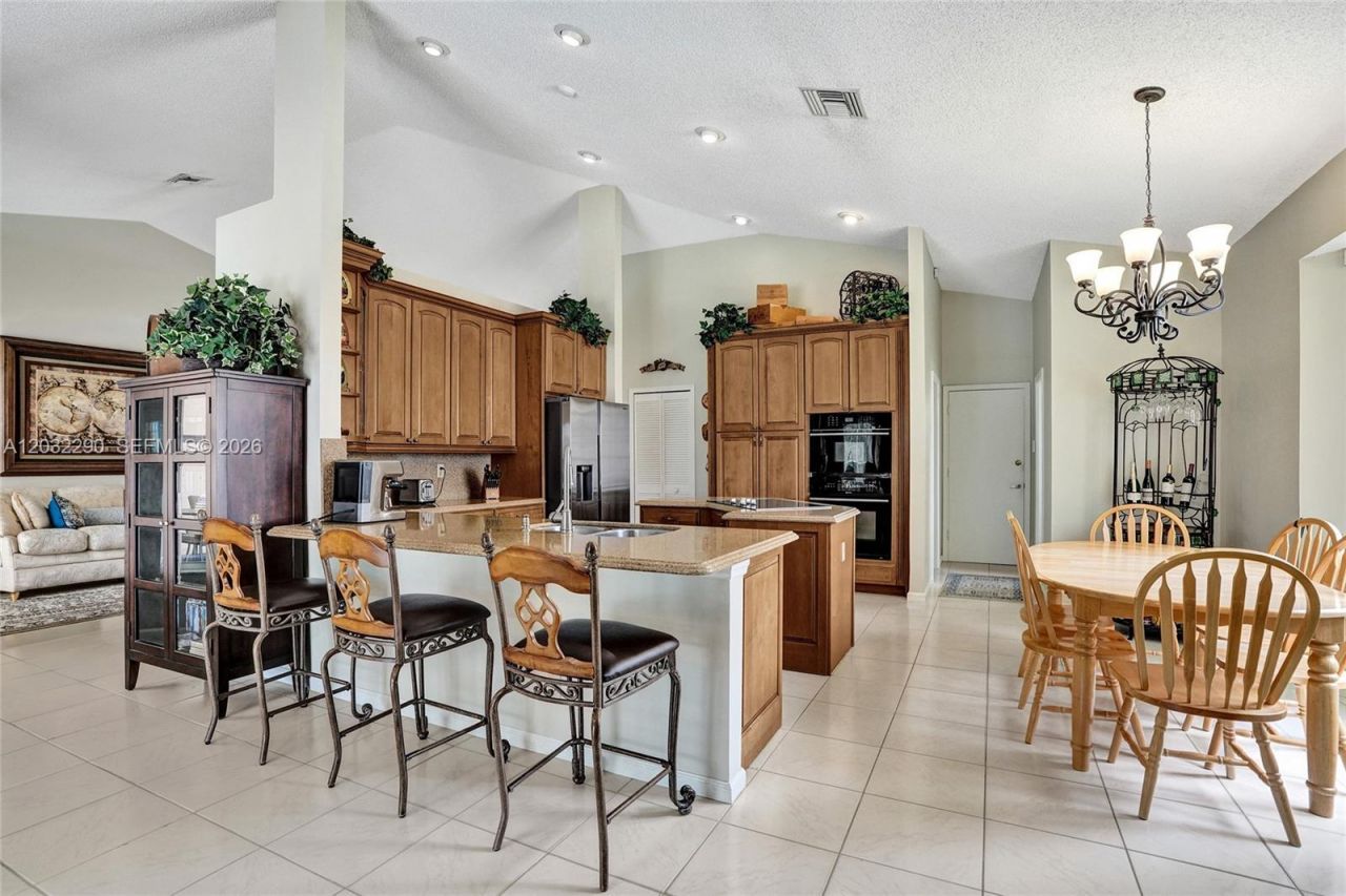 8269 NW 40th Ct, Coral Springs, FL 33065 Photo