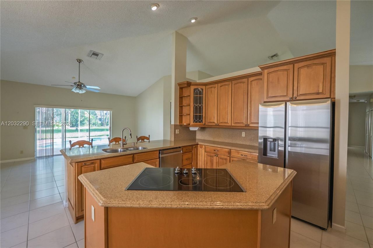 8269 NW 40th Ct, Coral Springs, FL 33065 Photo