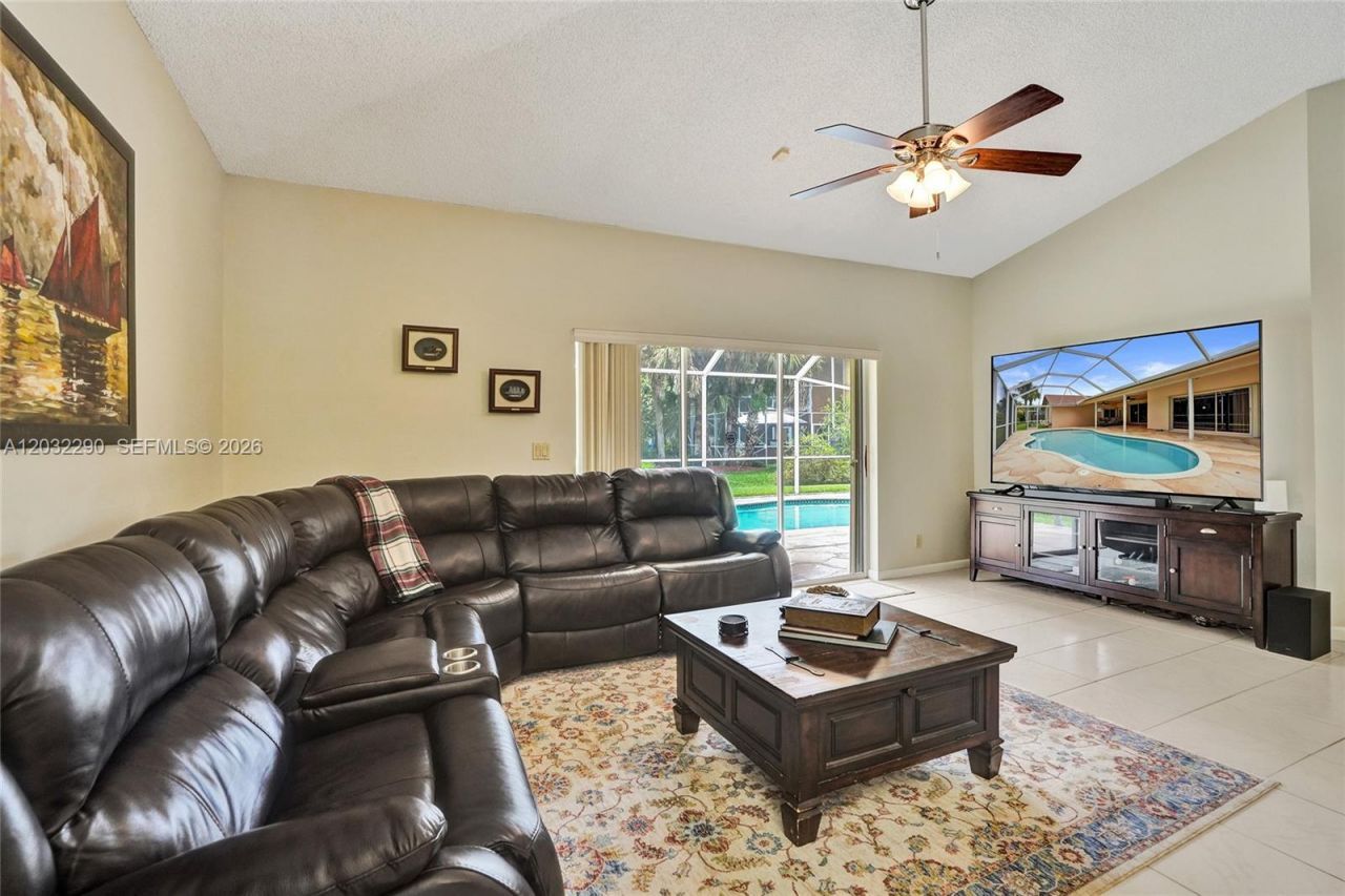 8269 NW 40th Ct, Coral Springs, FL 33065 Photo