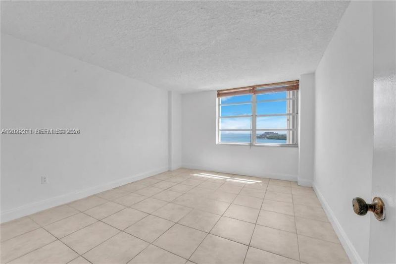 150 SE 25th Rd, Unit 15J, Miami, FL 33129 Photo