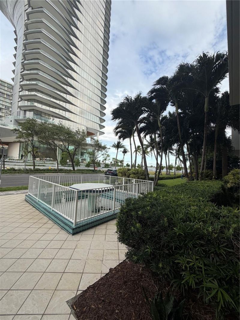 150 SE 25th Rd, Unit 15J, Miami, FL 33129 Photo