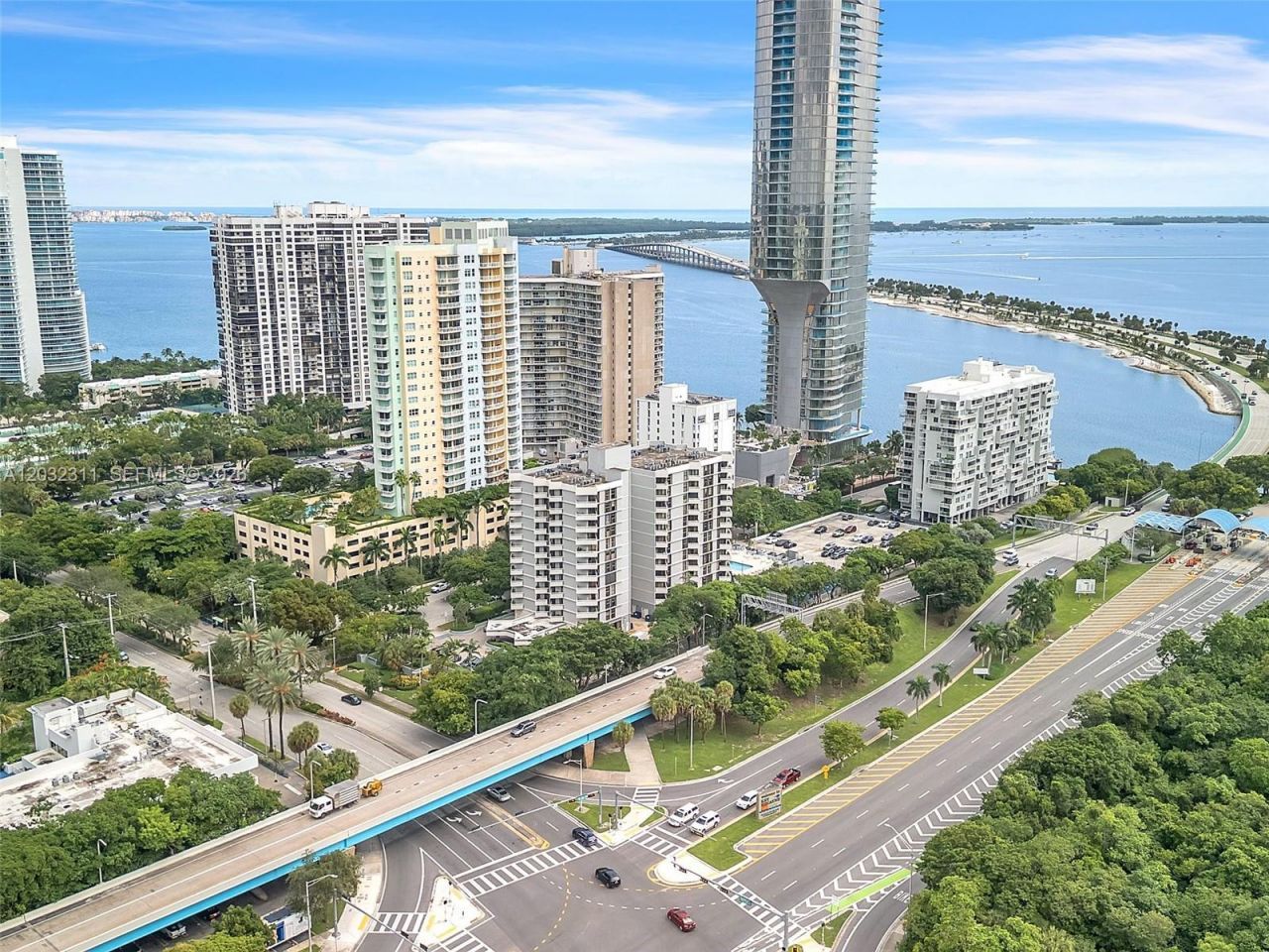 150 SE 25th Rd , Unit 15J, Miami, FL 33129 Photo
