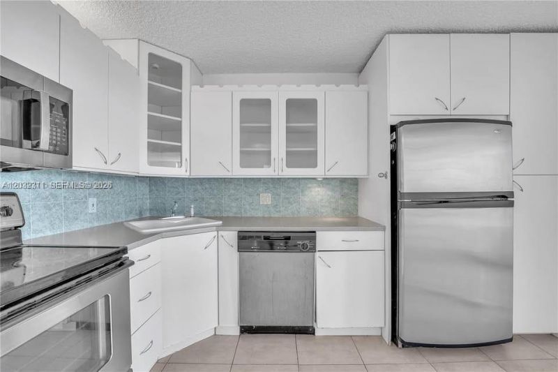 150 SE 25th Rd , Unit 15J, Miami, FL 33129 Photo