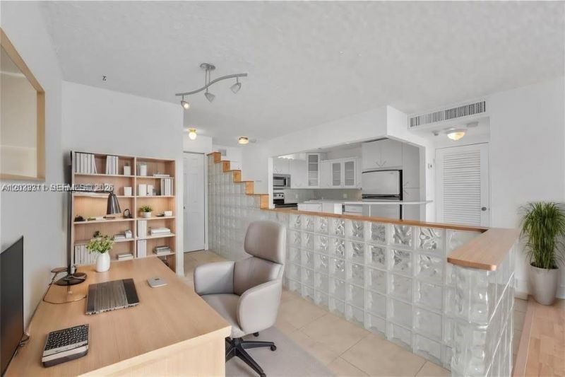150 SE 25th Rd, Unit 15J, Miami, FL 33129 Photo