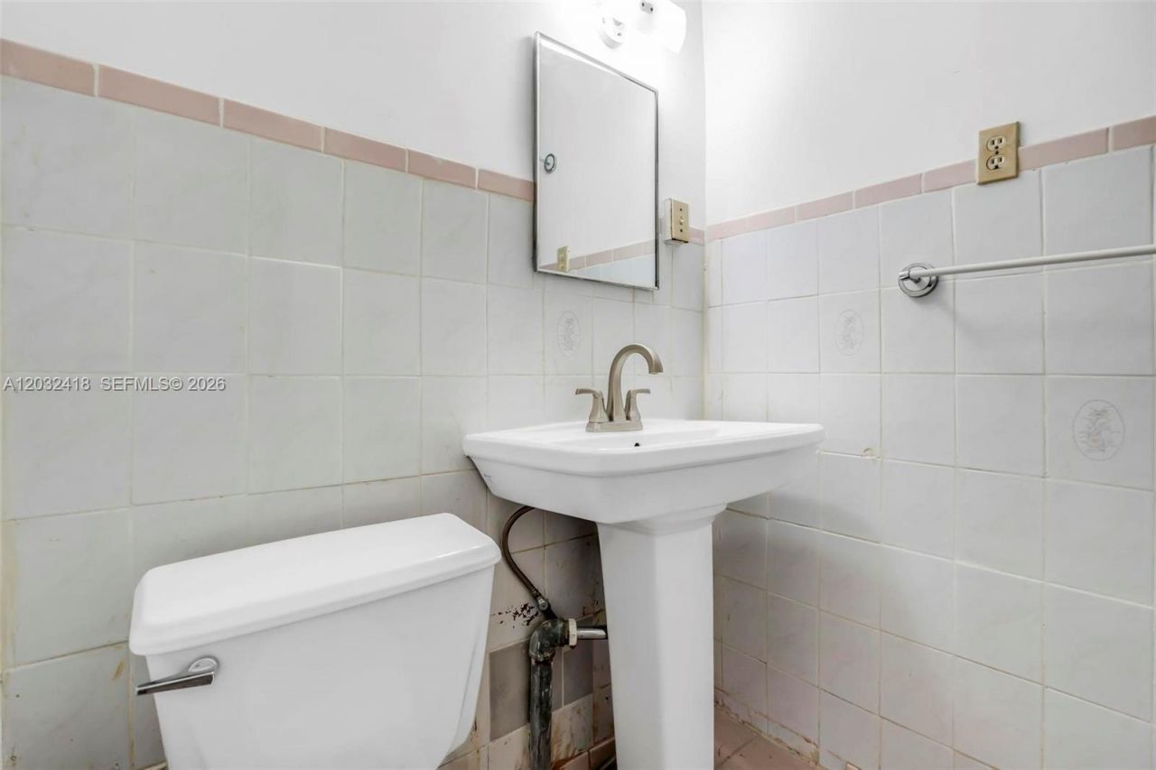 1243 SW 3rd St , Unit 1, Miami, FL 33135 Photo