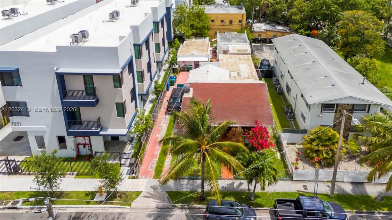1243 SW 3rd St , Unit 1, Miami, FL 33135 Photo