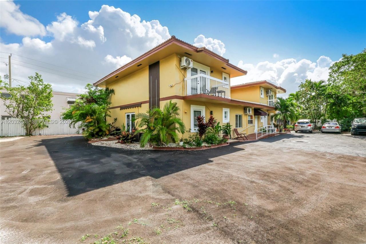 12085 W Dixie Highway , Biscayne Park, FL 33161 Photo