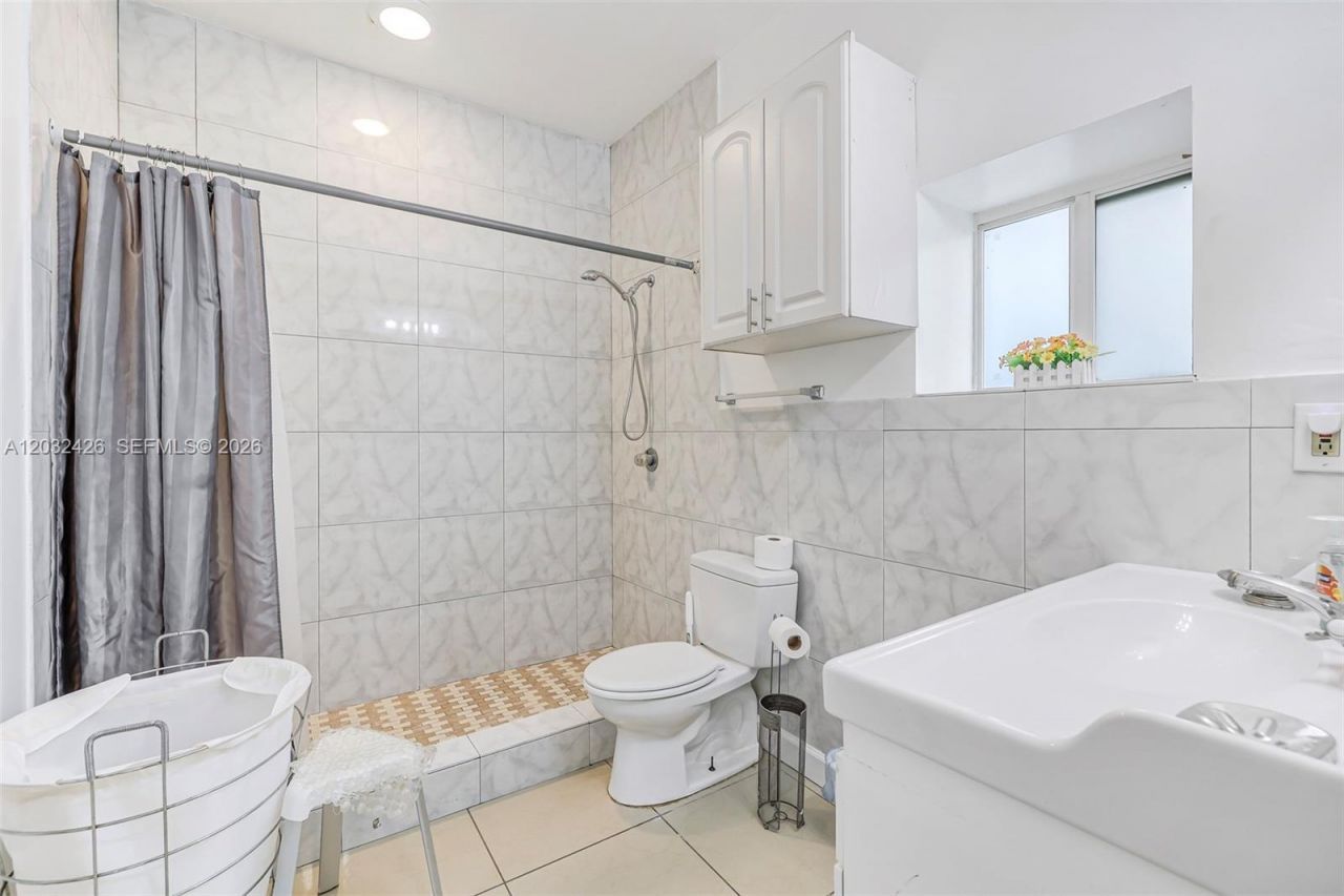 12085 W Dixie Highway , Biscayne Park, FL 33161 Photo