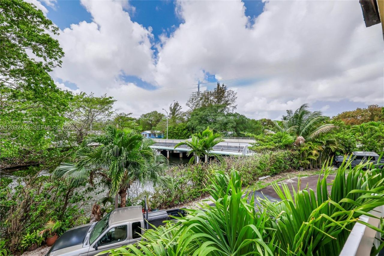12085 W Dixie Highway , Biscayne Park, FL 33161 Photo