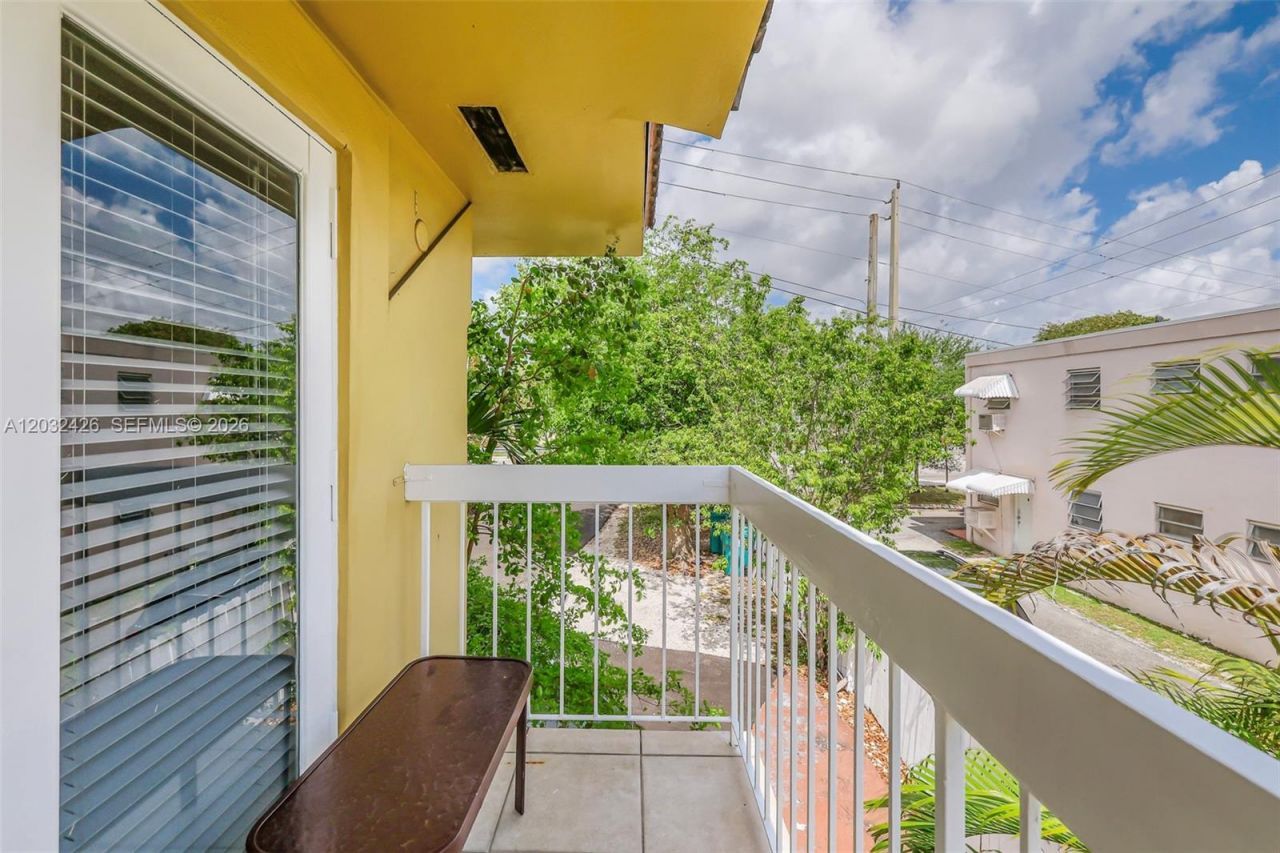 12085 W Dixie Highway , Biscayne Park, FL 33161 Photo