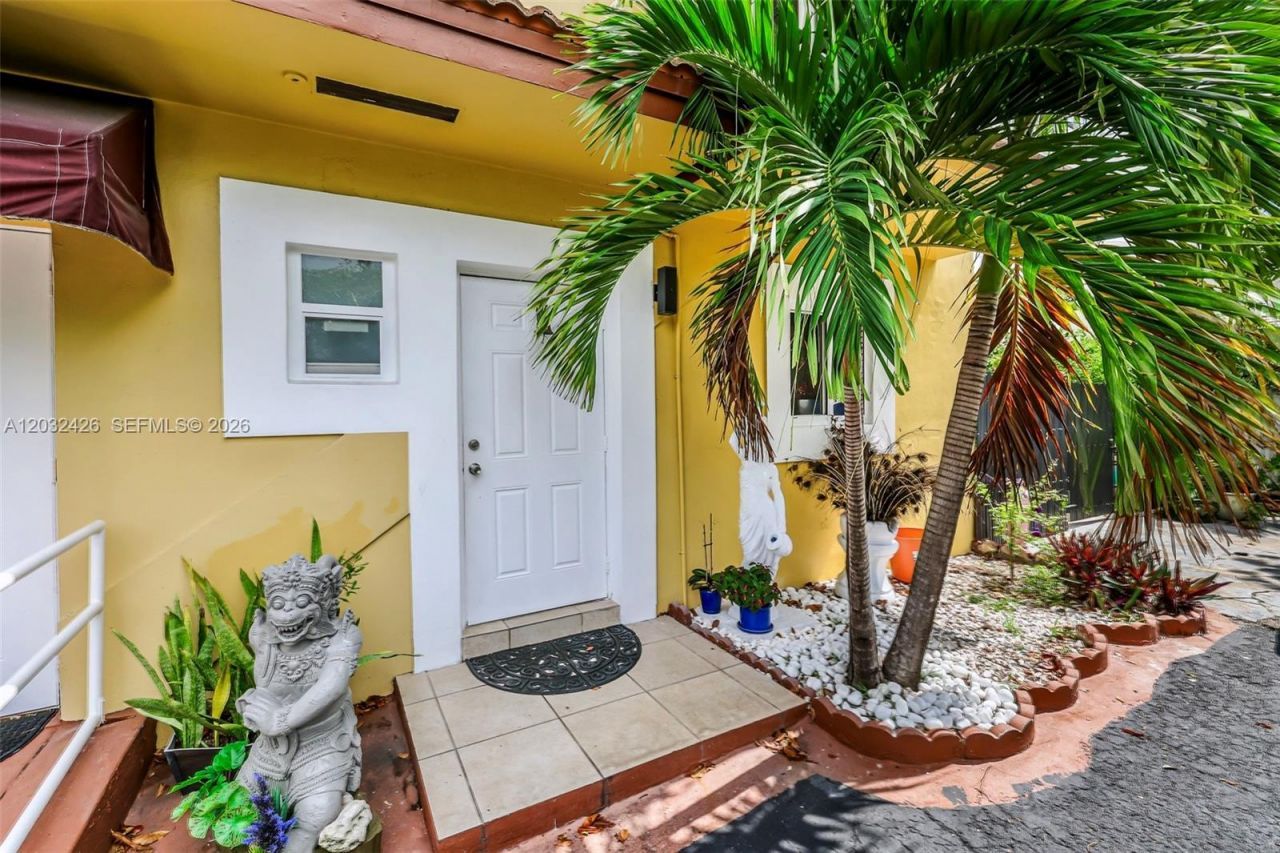 12085 W Dixie Highway , Biscayne Park, FL 33161 Photo