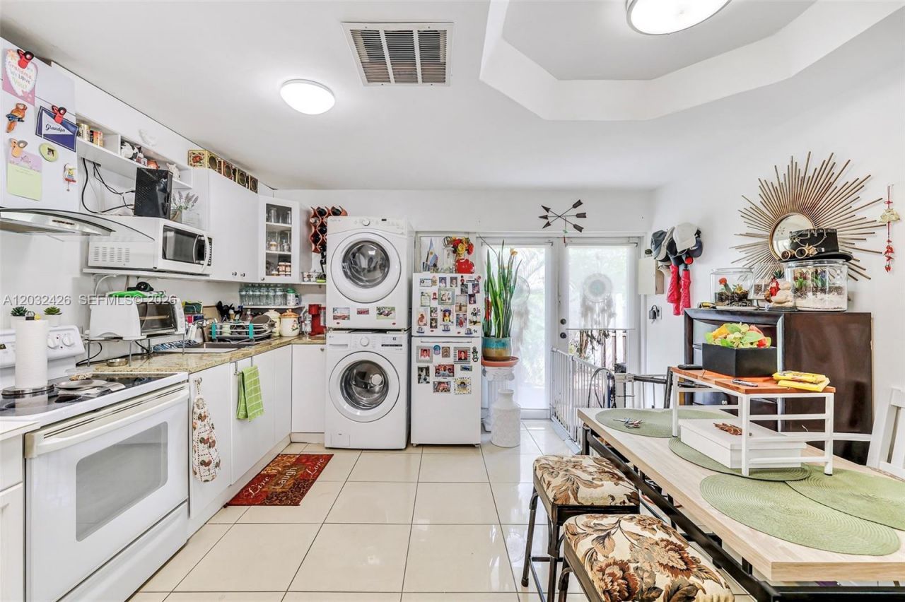 12085 W Dixie Highway , Biscayne Park, FL 33161 Photo