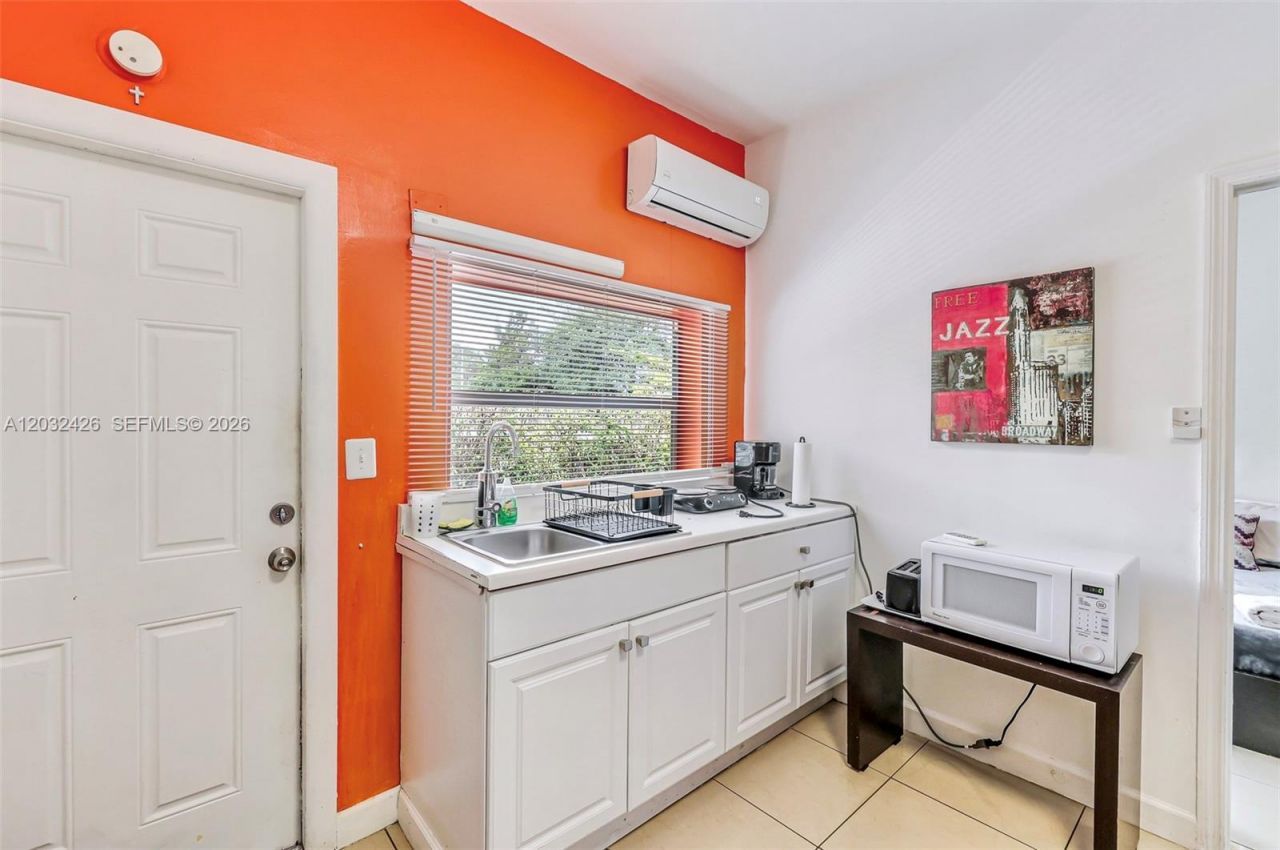 12085 W Dixie Highway , Biscayne Park, FL 33161 Photo