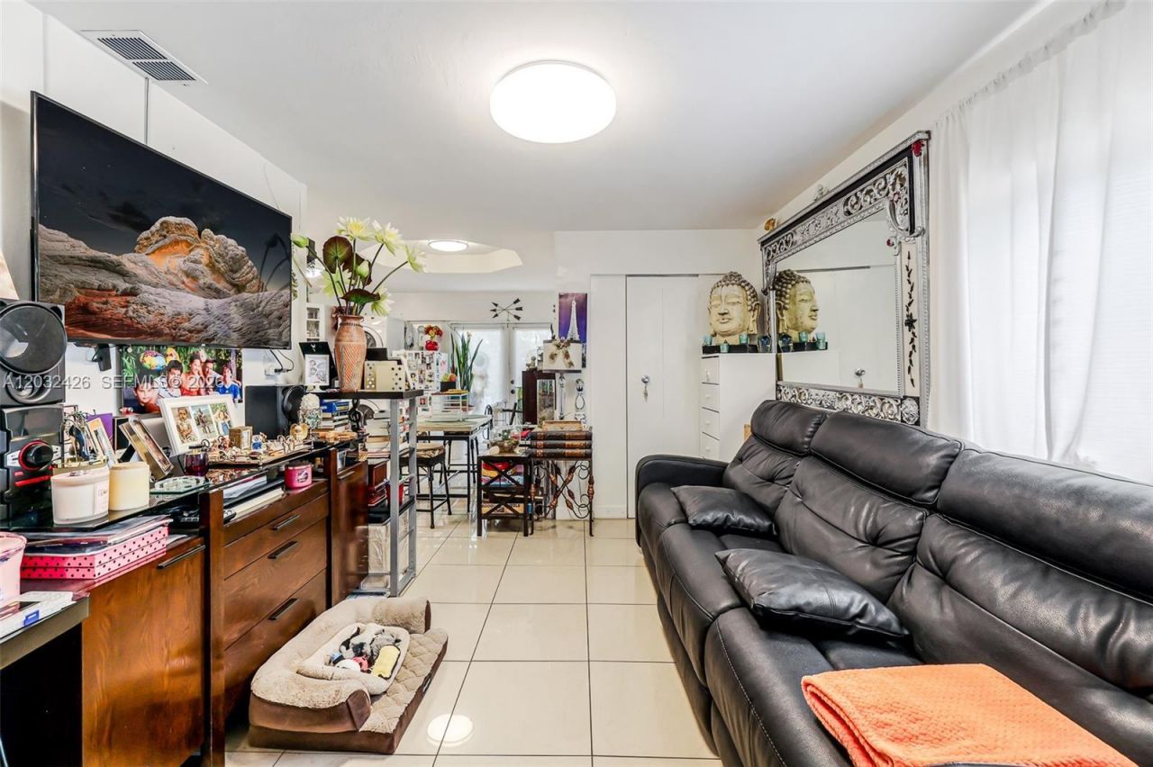 12085 W Dixie Highway , Biscayne Park, FL 33161 Photo