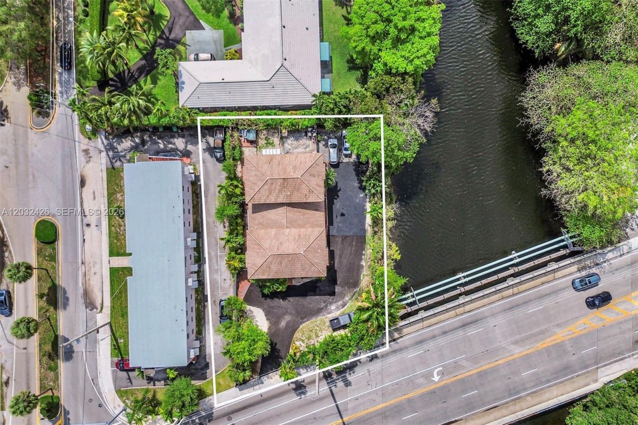 12085 W Dixie Highway , Biscayne Park, FL 33161 Photo