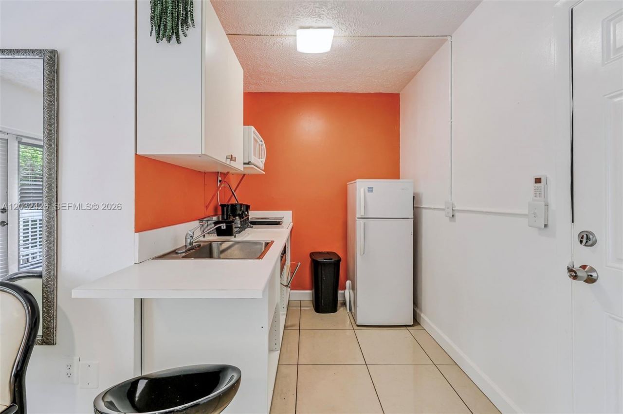 12085 W Dixie Highway , Biscayne Park, FL 33161 Photo