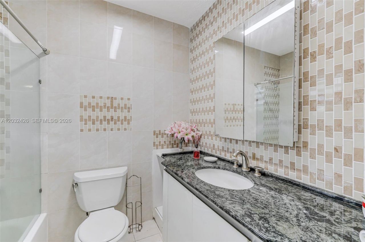 12085 W Dixie Highway , Biscayne Park, FL 33161 Photo