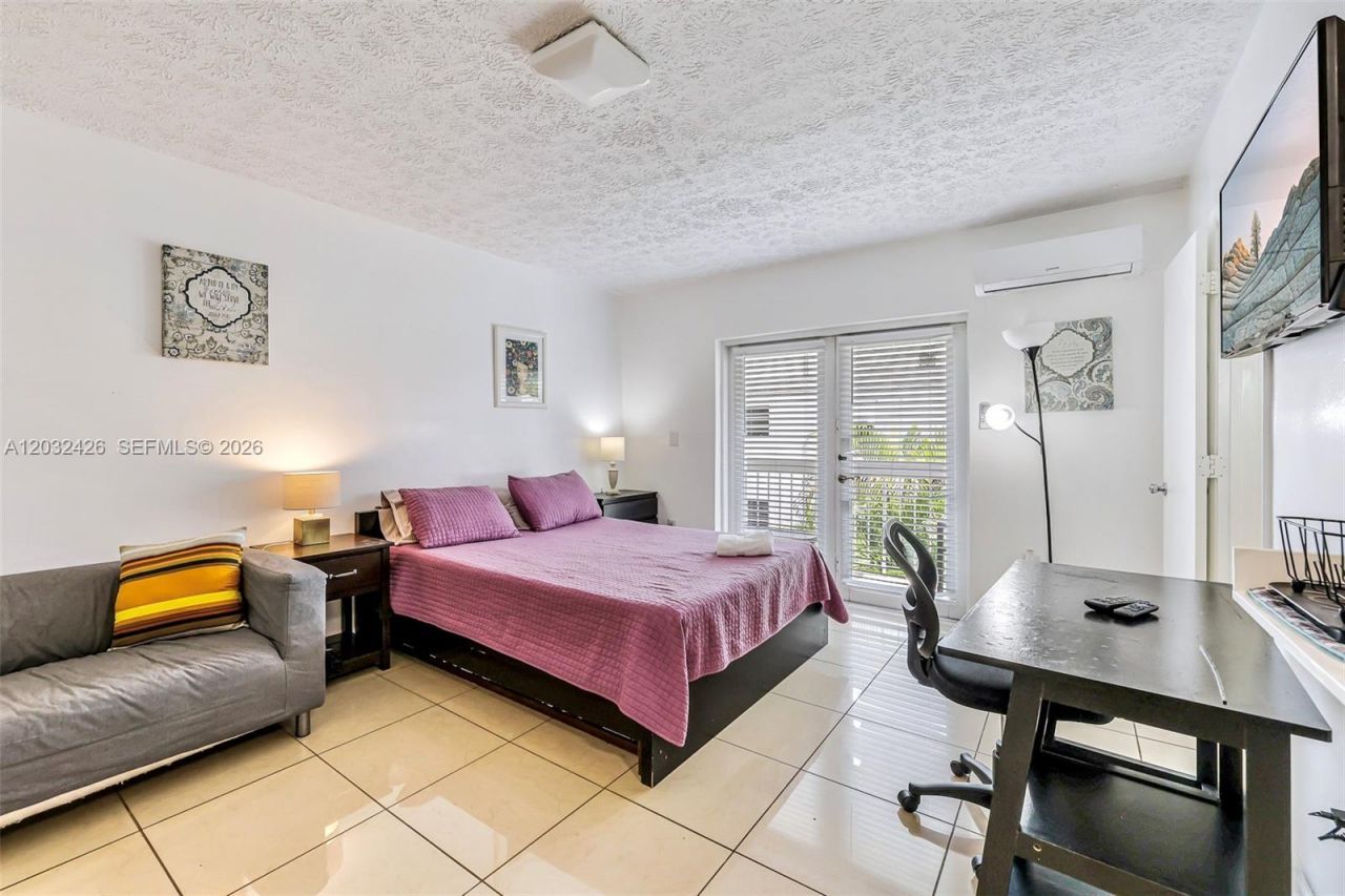 12085 W Dixie Highway , Biscayne Park, FL 33161 Photo