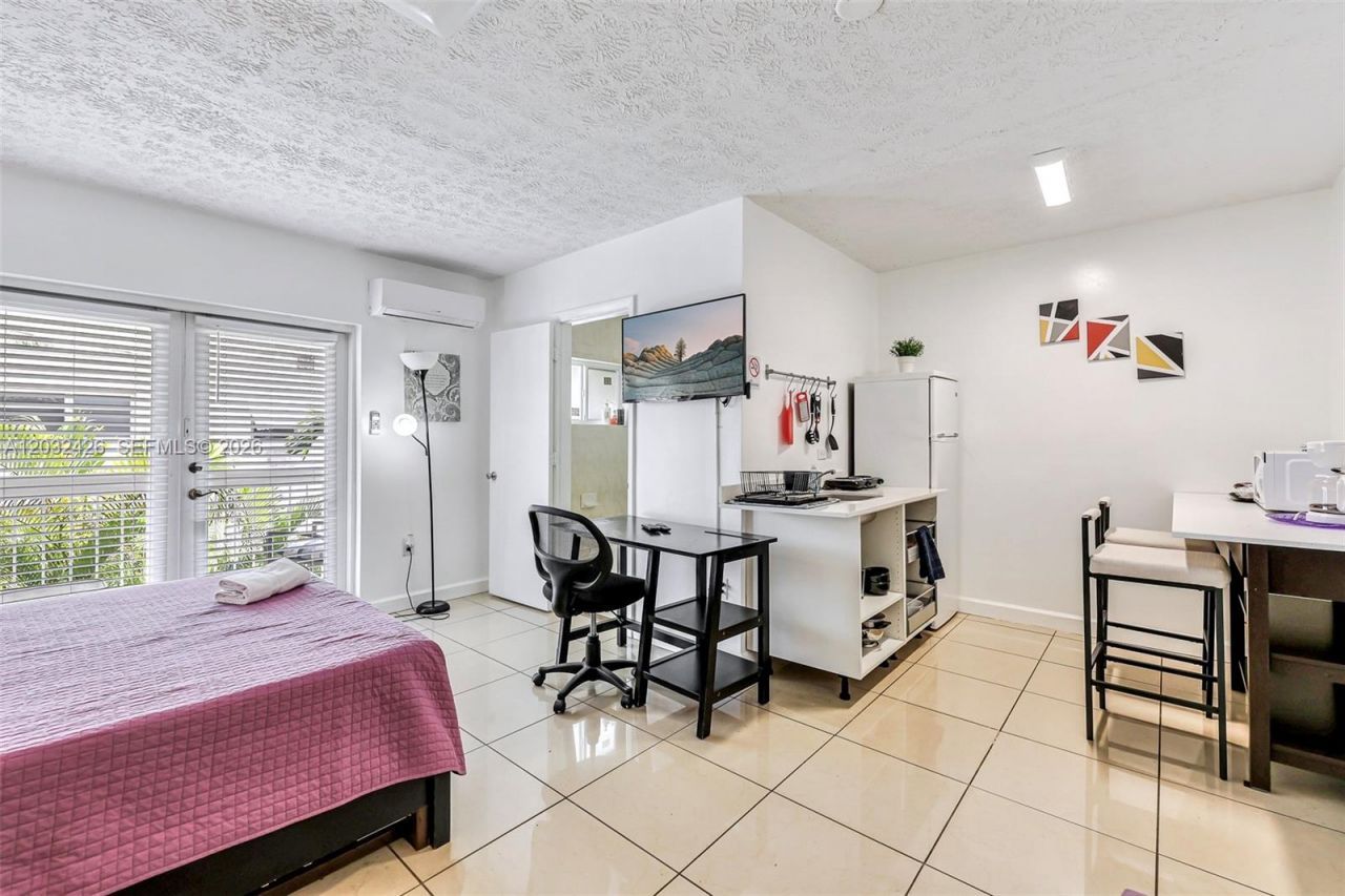 12085 W Dixie Highway , Biscayne Park, FL 33161 Photo