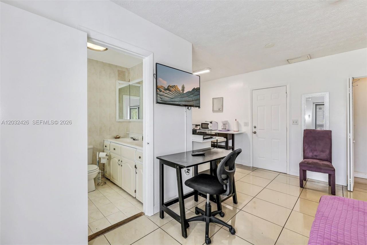 12085 W Dixie Highway , Biscayne Park, FL 33161 Photo