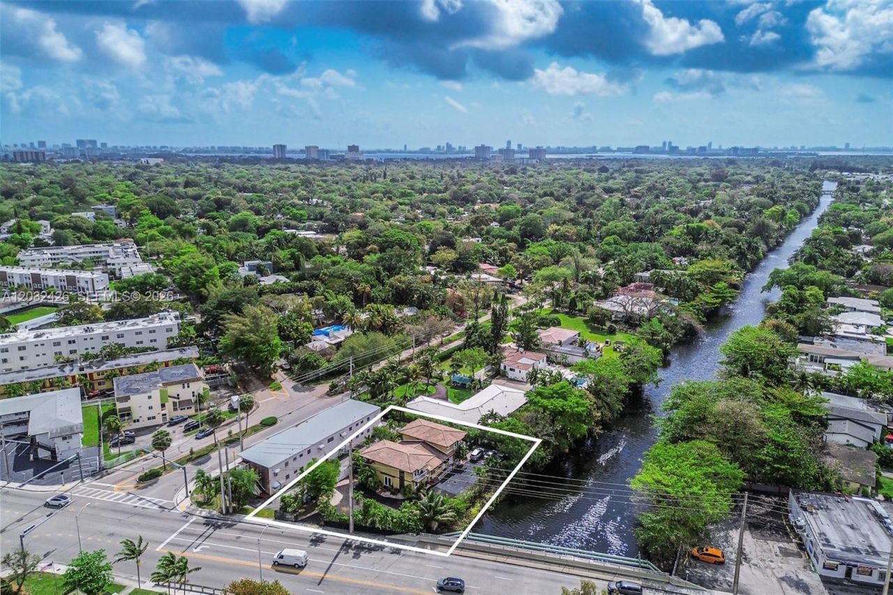 12085 W Dixie Highway , Biscayne Park, FL 33161 Photo