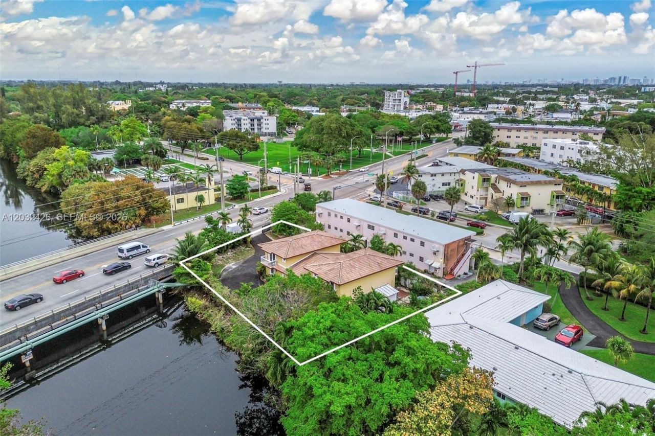 12085 W Dixie Highway , Biscayne Park, FL 33161 Photo