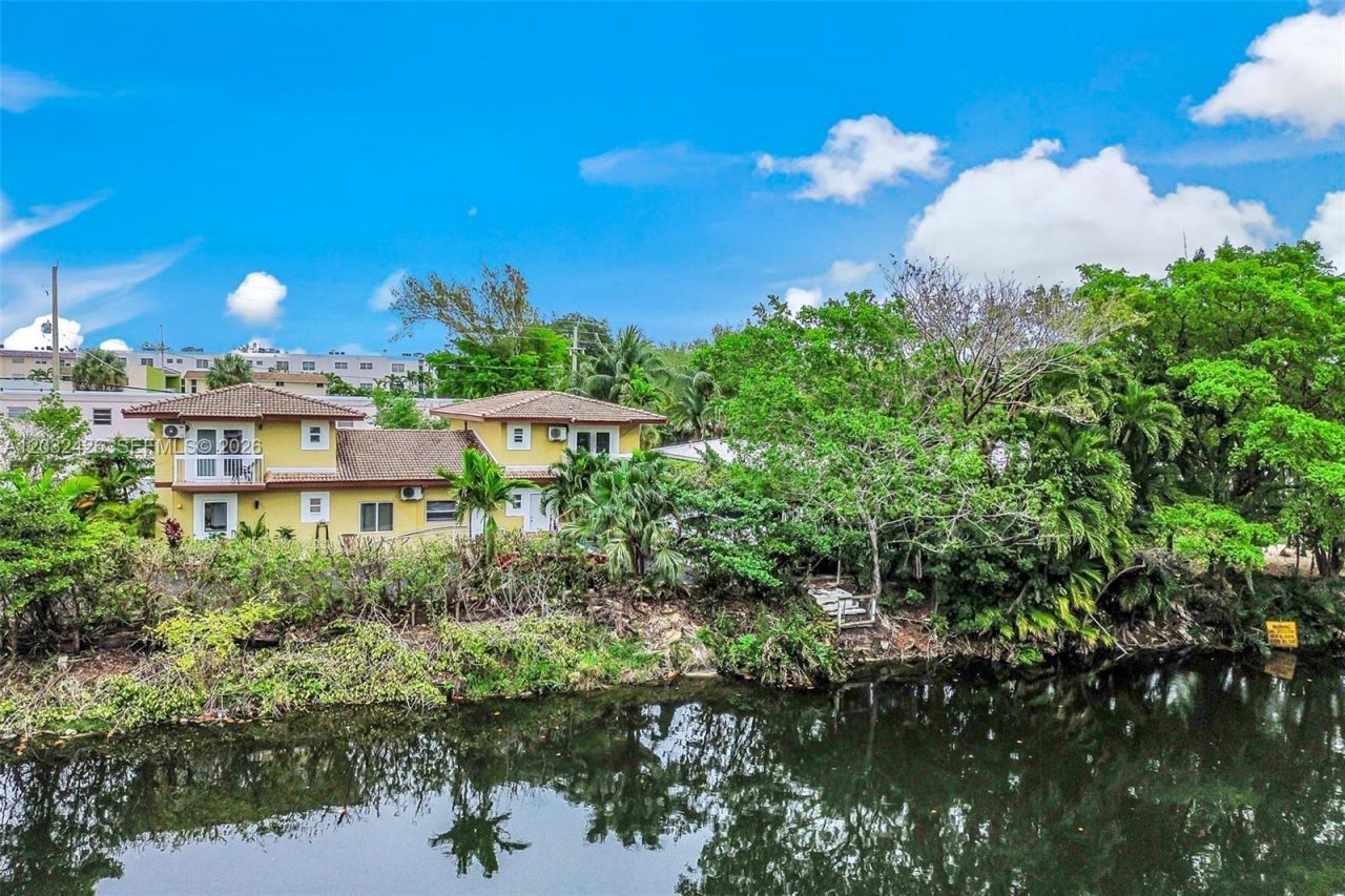 12085 W Dixie Highway , Biscayne Park, FL 33161 Photo