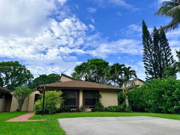 9119 SW 129th Ln , Miami, FL 33176