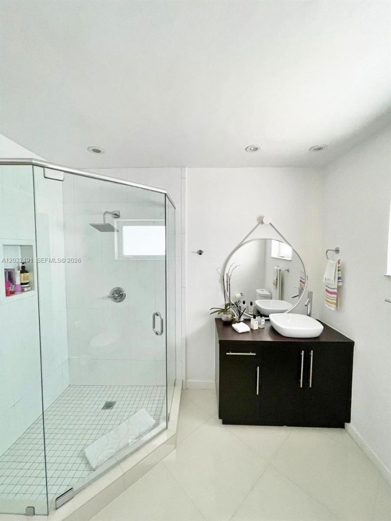 290 E Shore Dr E , Unit 290, Miami, FL 33133 Photo