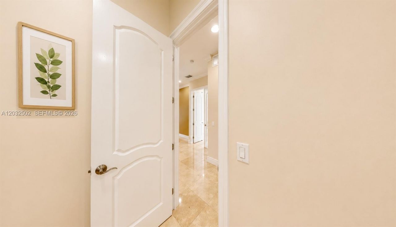 5751 SW 59th Pl , Unit 5751, South Miami, FL 33143 Photo