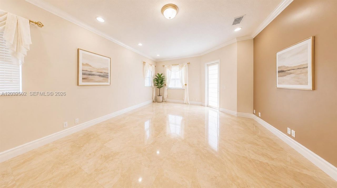 5751 SW 59th Pl , Unit 5751, South Miami, FL 33143 Photo
