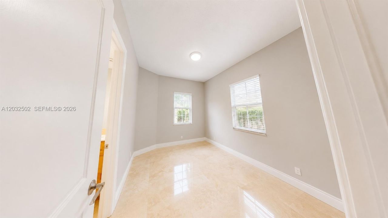 5751 SW 59th Pl , Unit 5751, South Miami, FL 33143 Photo