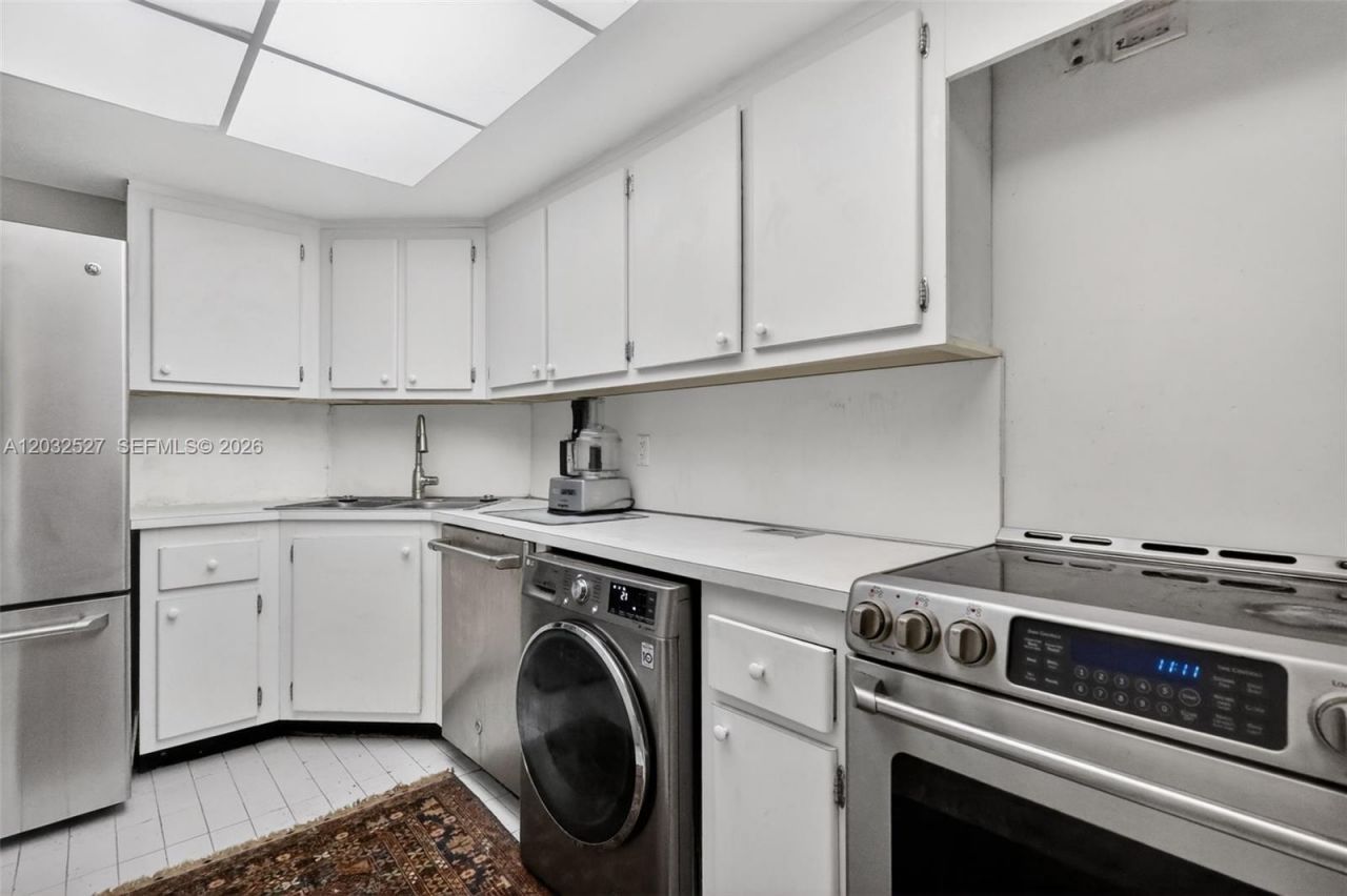 2901 S Bayshore Dr , Unit 4A, Miami, FL 33133 Photo