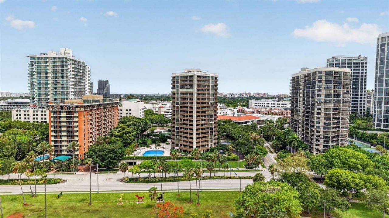 2901 S Bayshore Dr, Unit 4A, Miami, FL 33133 Photo