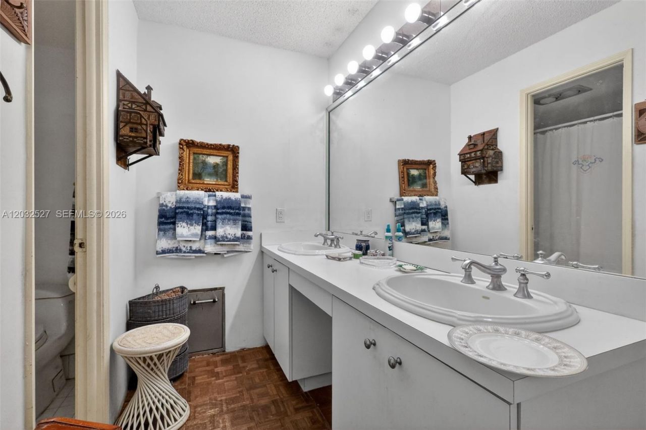 2901 S Bayshore Dr , Unit 4A, Miami, FL 33133 Photo